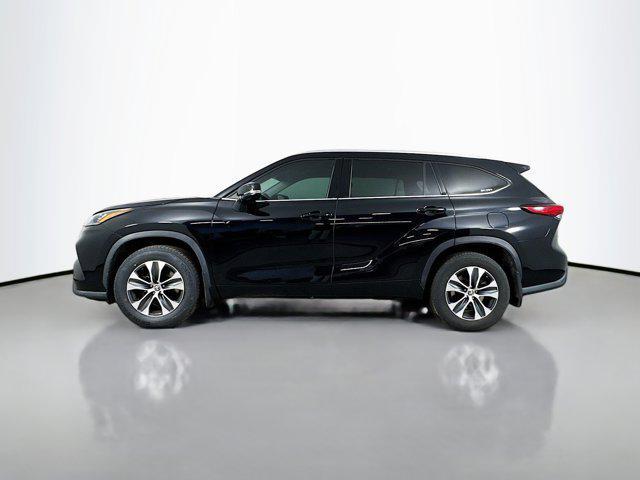 used 2020 Toyota Highlander car, priced at $28,648
