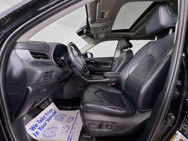 used 2020 Toyota Highlander car, priced at $28,648