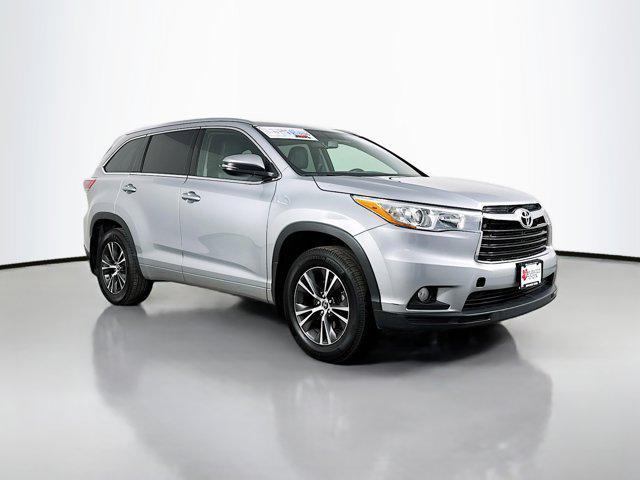 used 2016 Toyota Highlander car, priced at $17,356