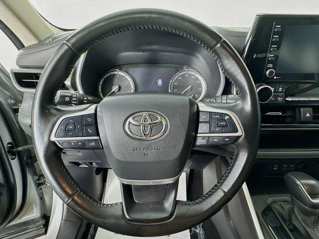 used 2022 Toyota Highlander car, priced at $32,995
