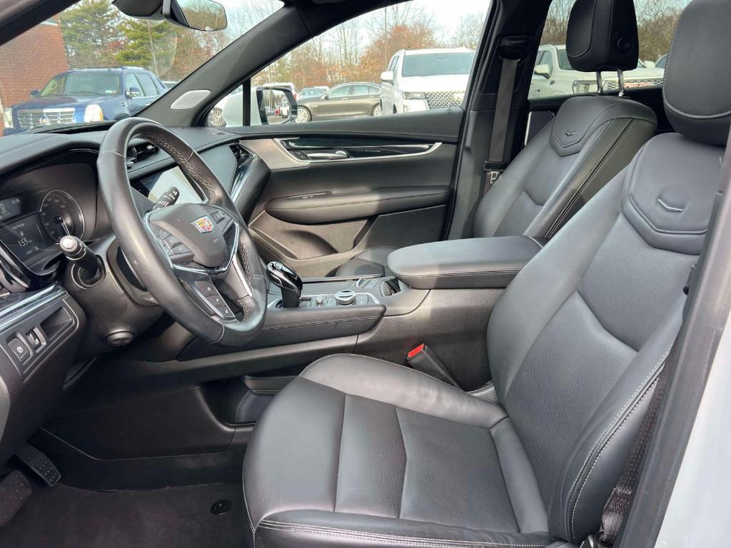 used 2024 Cadillac XT5 car, priced at $36,900