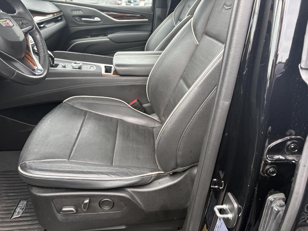 used 2023 Cadillac Escalade ESV car, priced at $69,900