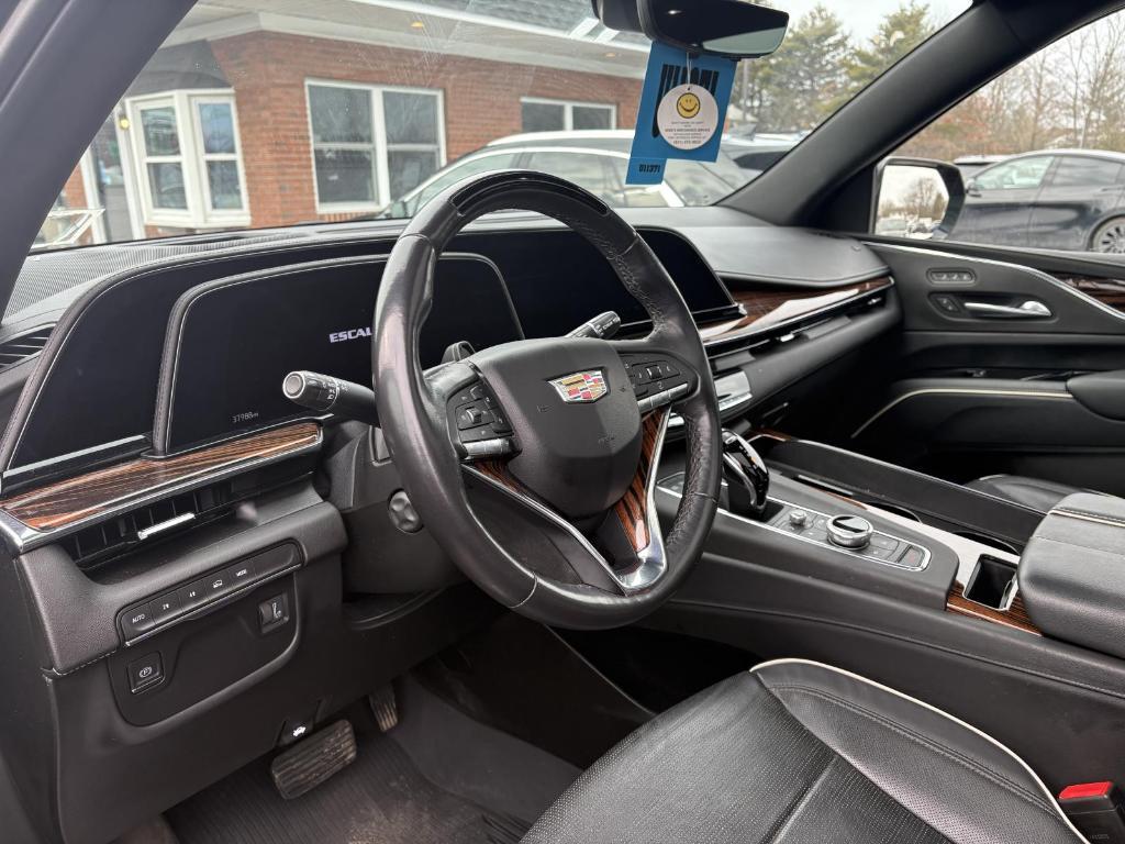 used 2023 Cadillac Escalade ESV car, priced at $69,900