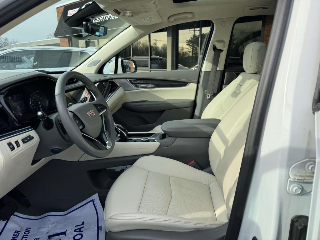 used 2022 Cadillac XT6 car, priced at $33,900