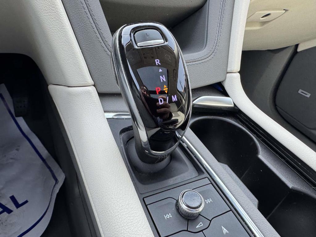 used 2022 Cadillac XT6 car, priced at $33,900