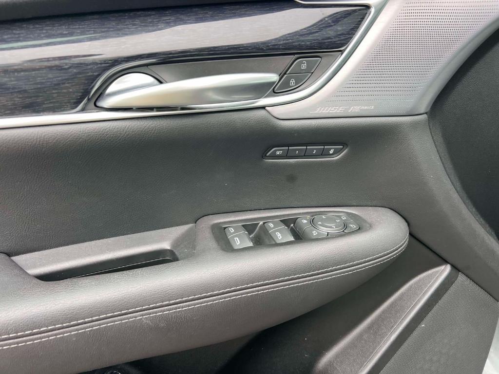 used 2023 Cadillac XT5 car, priced at $29,900