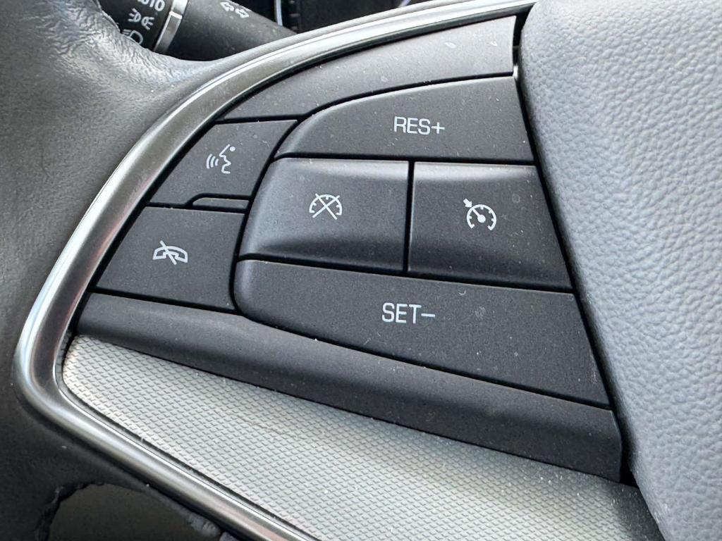 used 2023 Cadillac XT5 car, priced at $32,900