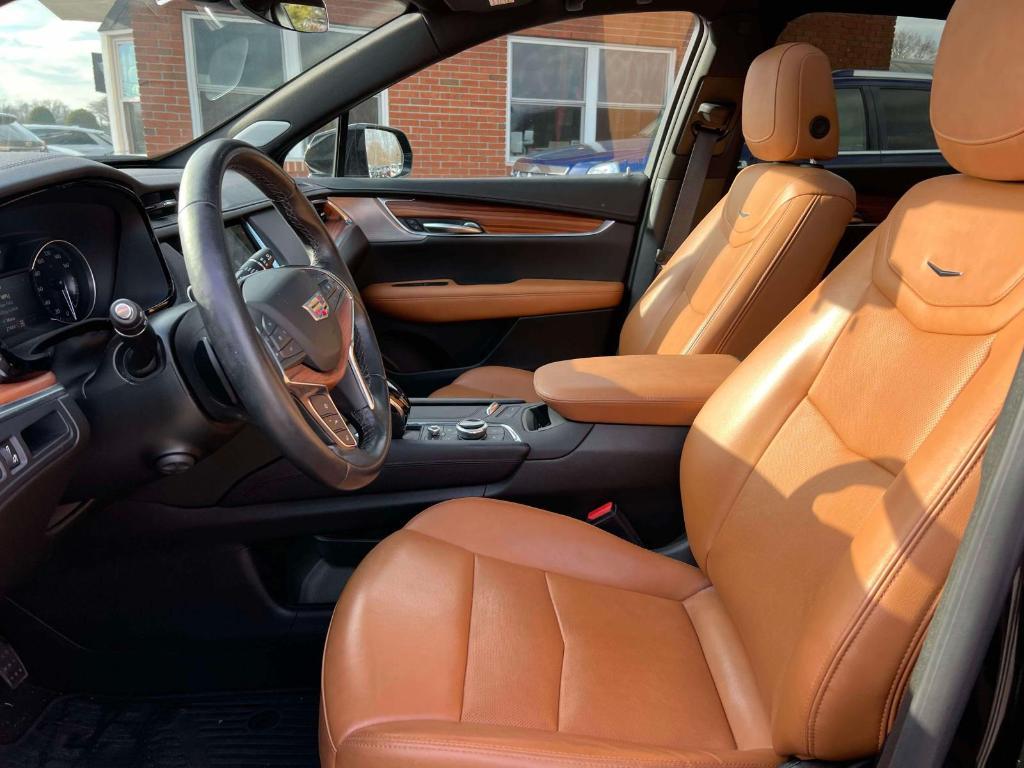 used 2023 Cadillac XT5 car, priced at $35,900