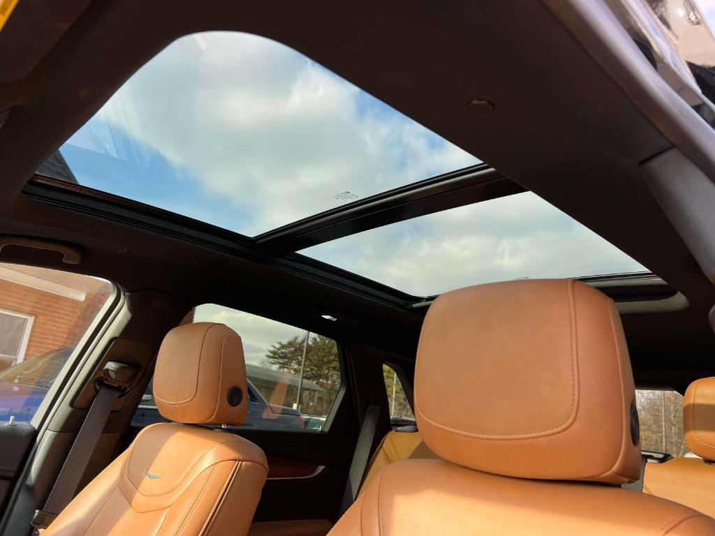 used 2023 Cadillac XT5 car, priced at $35,900