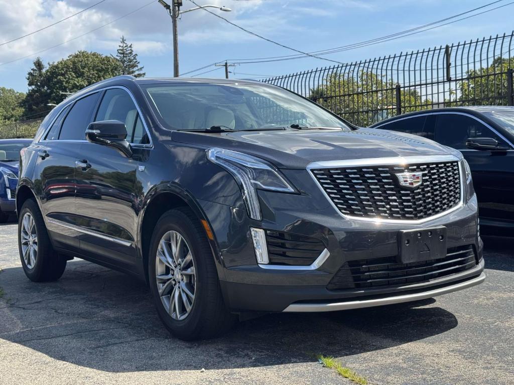 used 2022 Cadillac XT5 car, priced at $29,900