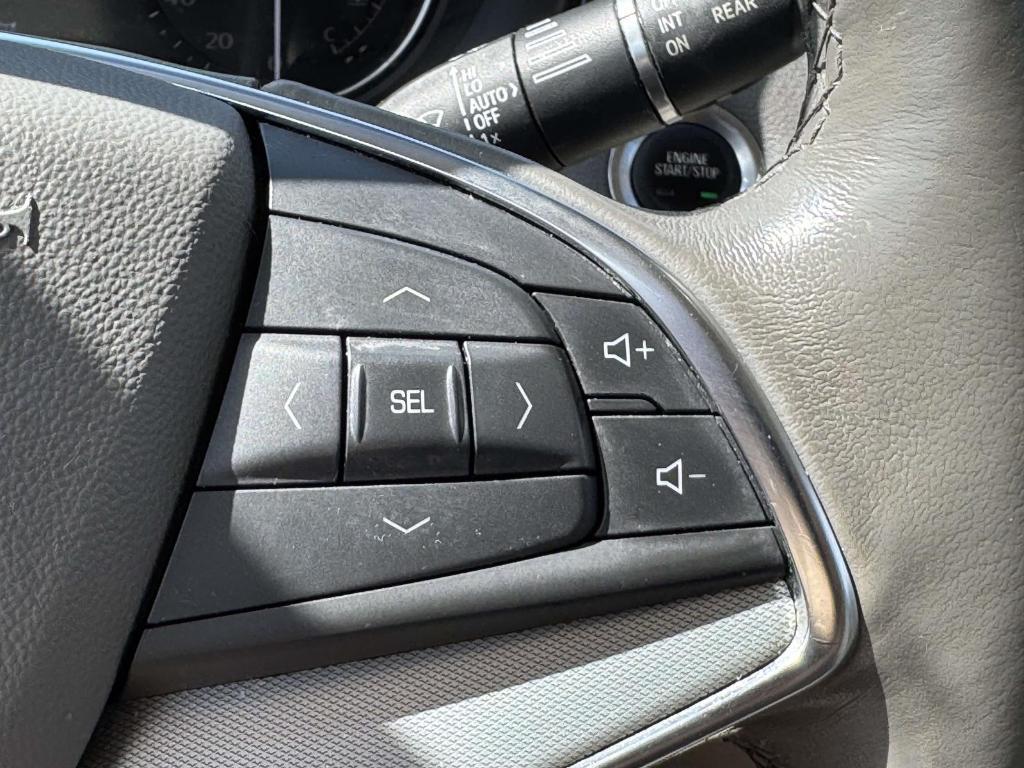 used 2022 Cadillac XT5 car, priced at $29,900