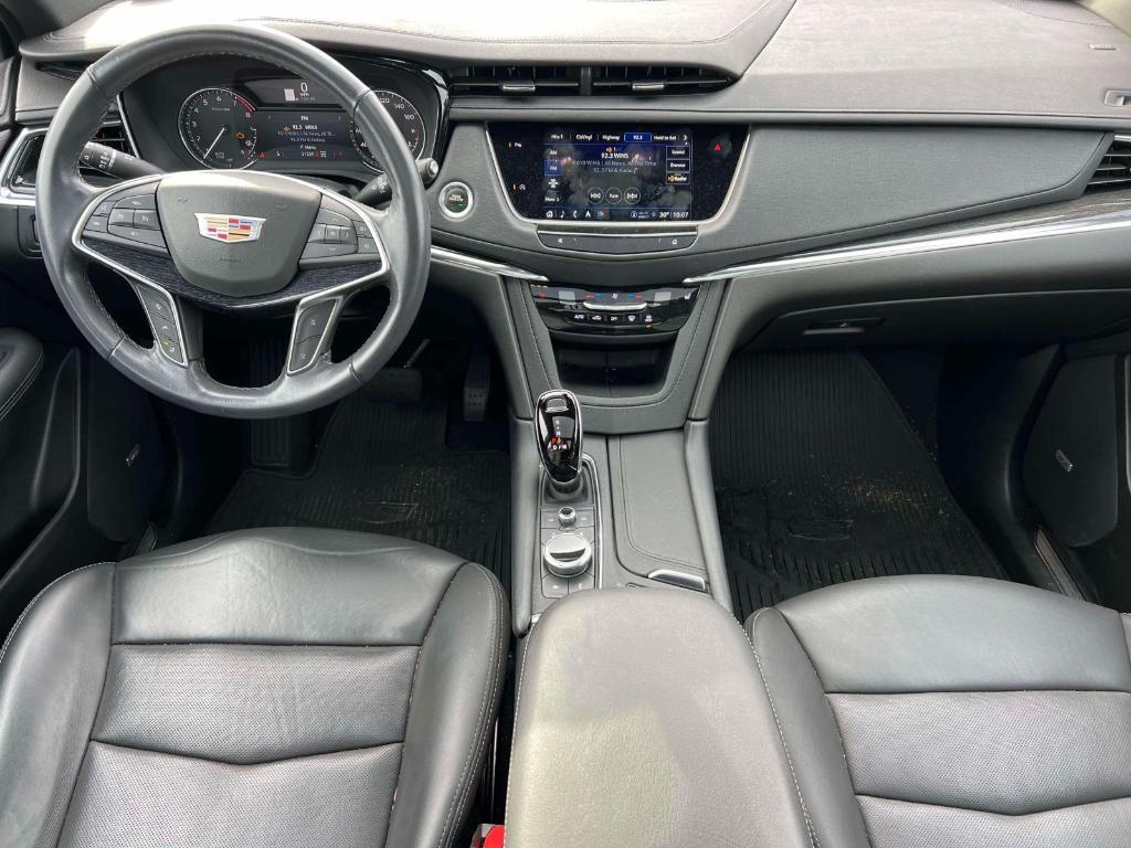 used 2022 Cadillac XT5 car, priced at $30,900
