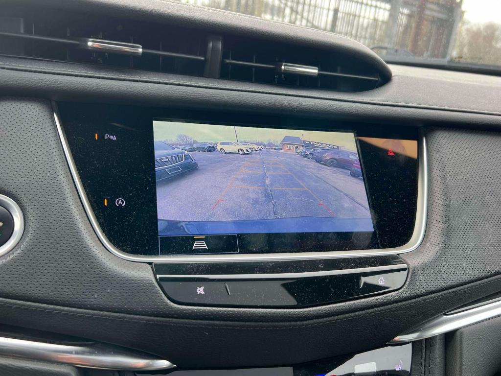 used 2022 Cadillac XT5 car, priced at $30,900