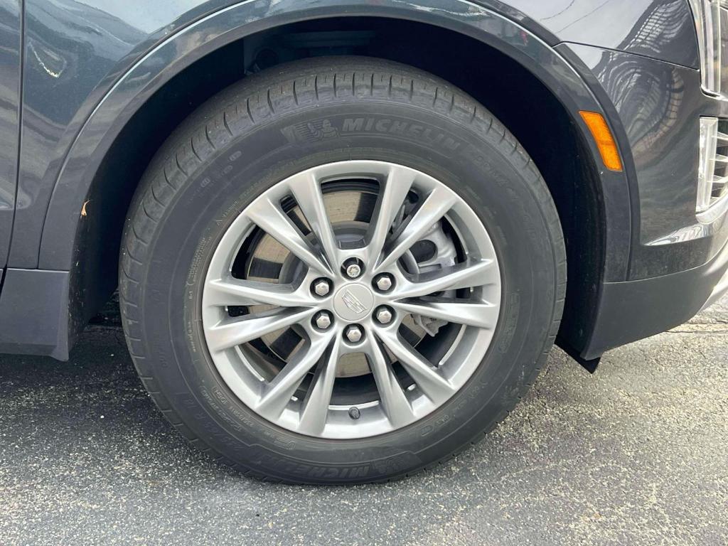 used 2022 Cadillac XT5 car, priced at $30,900