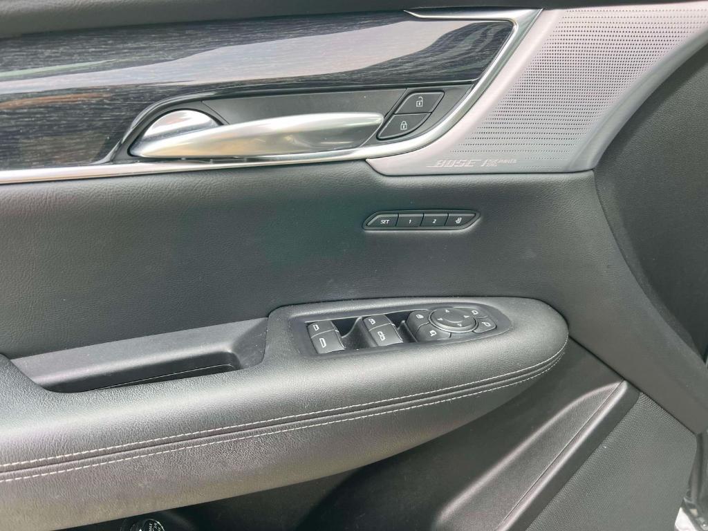 used 2022 Cadillac XT5 car, priced at $30,900