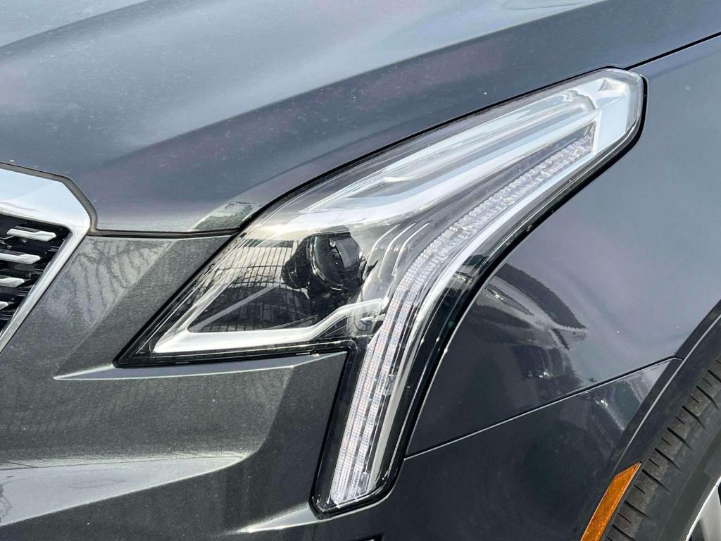 used 2022 Cadillac XT5 car, priced at $30,900
