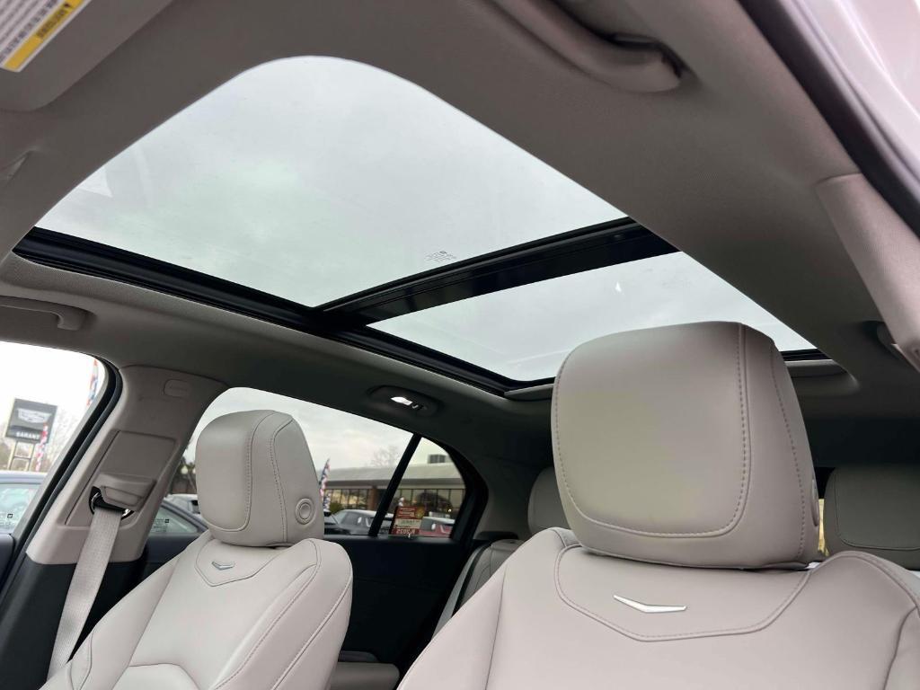 used 2022 Cadillac XT4 car, priced at $24,900