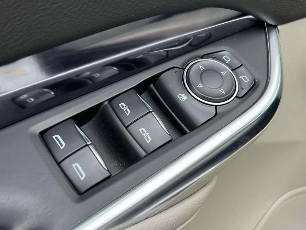 used 2022 Cadillac XT4 car, priced at $24,900