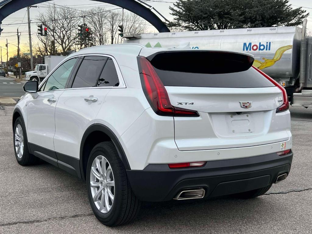 used 2022 Cadillac XT4 car, priced at $24,900