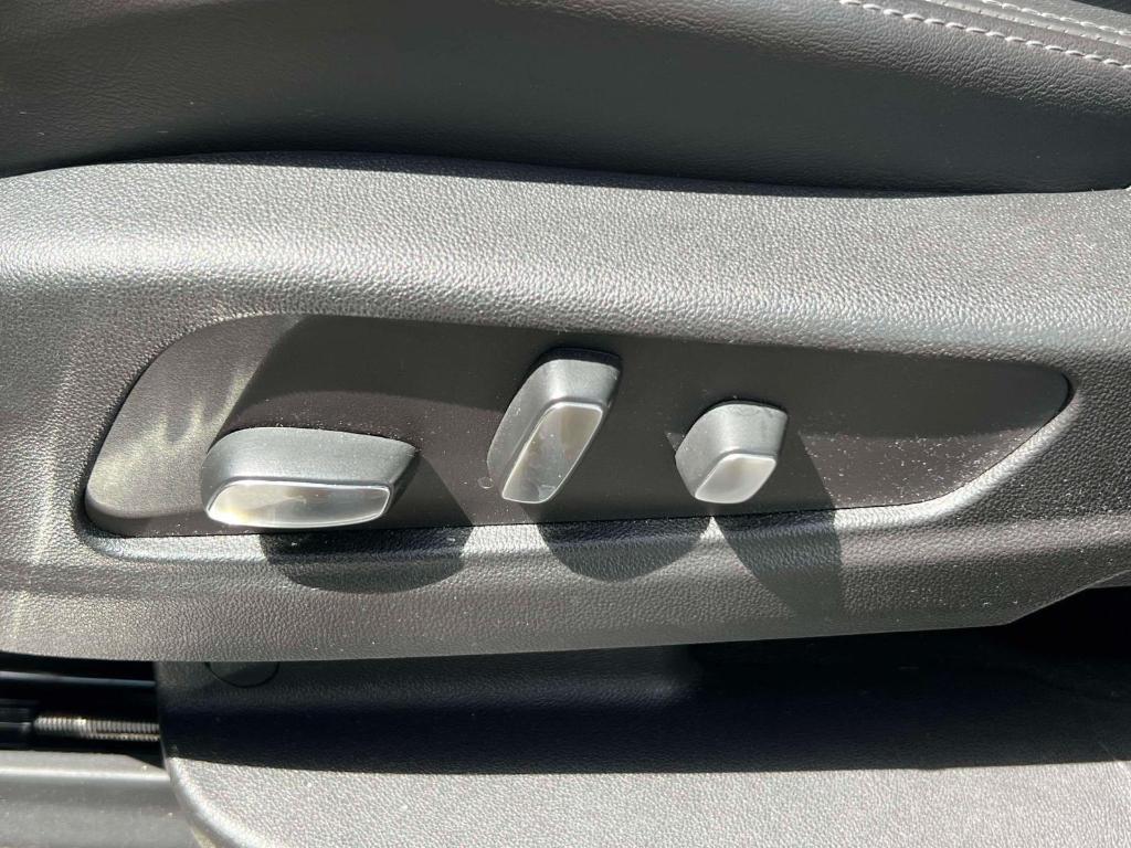 used 2023 Cadillac XT5 car, priced at $33,900