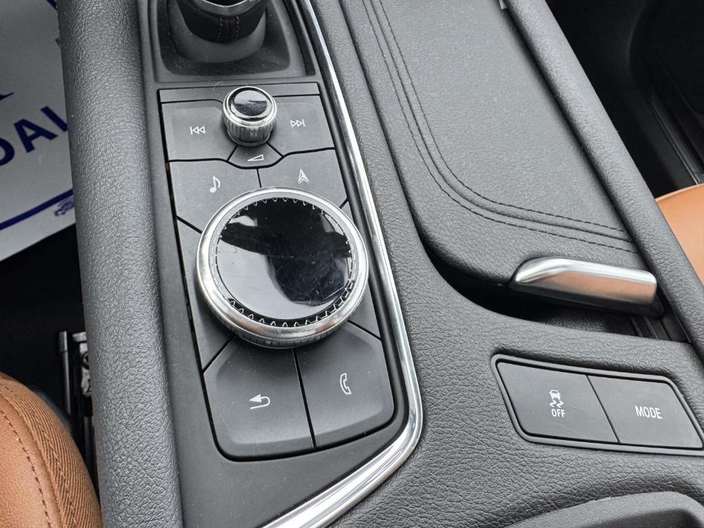 used 2022 Cadillac XT5 car, priced at $31,900