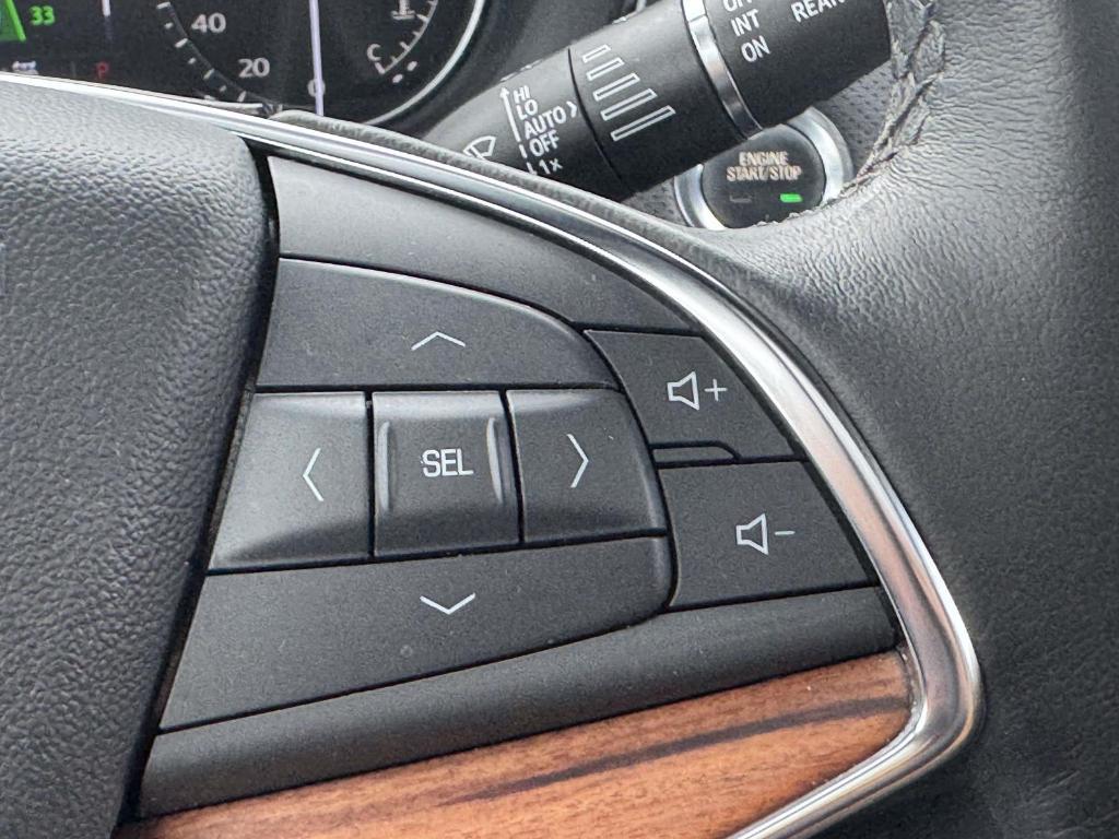 used 2022 Cadillac XT5 car, priced at $31,900