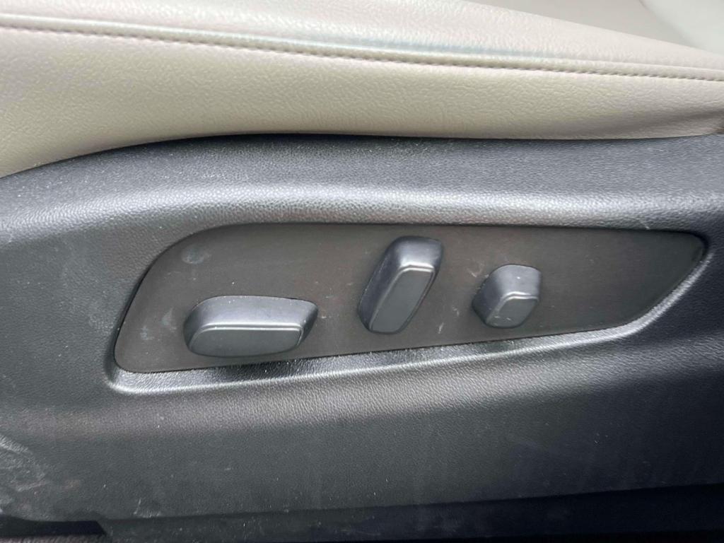 used 2023 Cadillac XT4 car, priced at $26,900