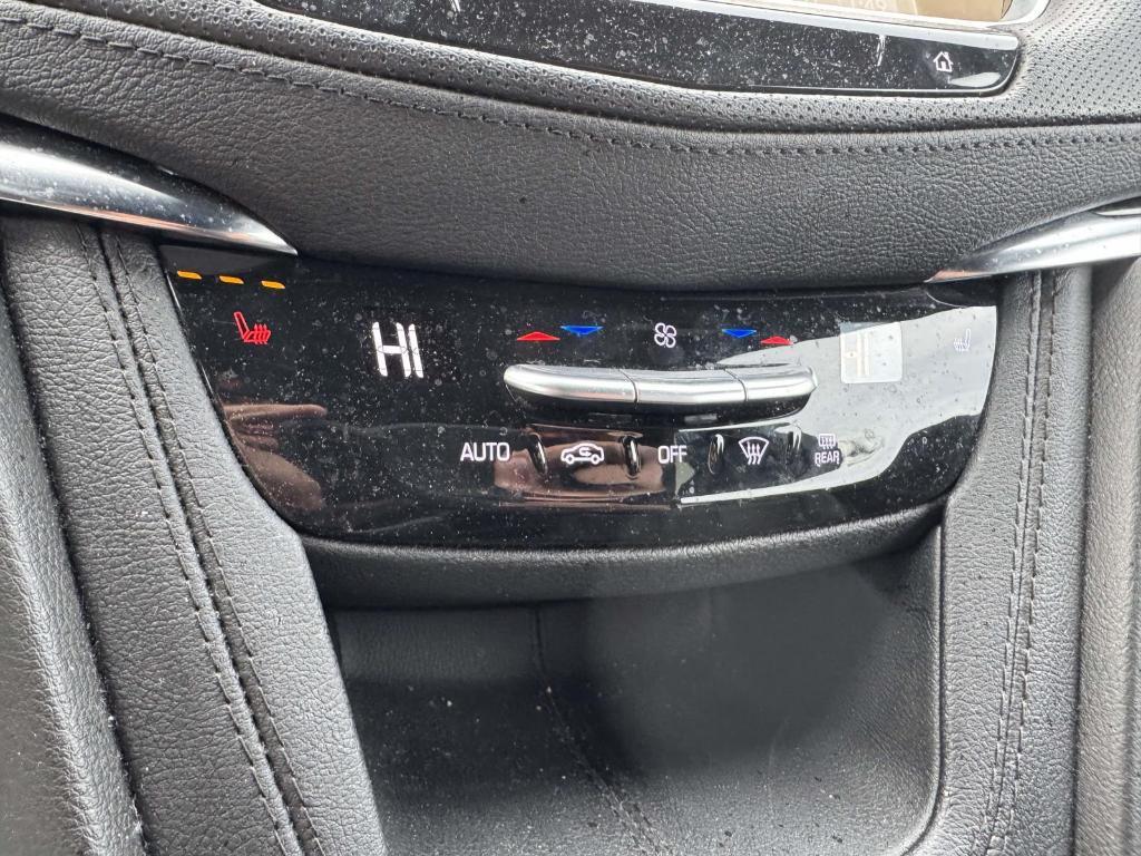 used 2023 Cadillac XT5 car, priced at $32,900