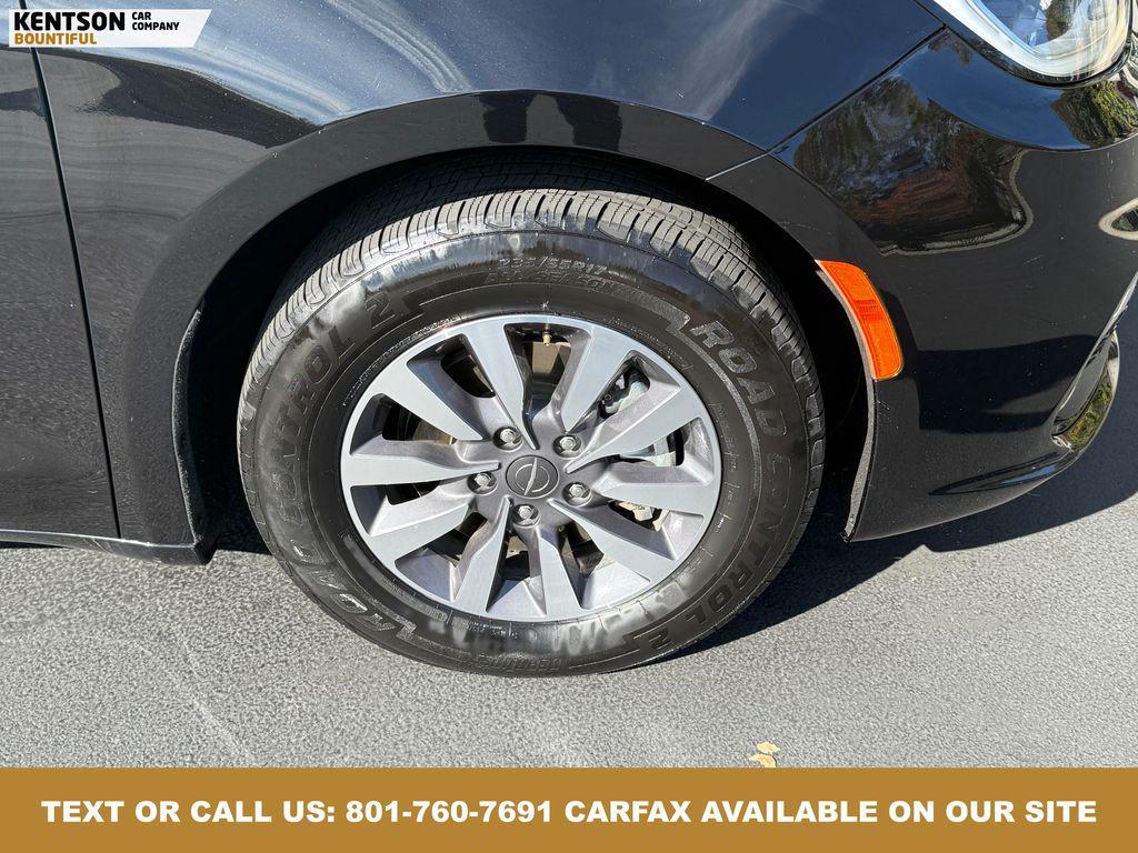 used 2024 Chrysler Pacifica Hybrid car, priced at $26,450
