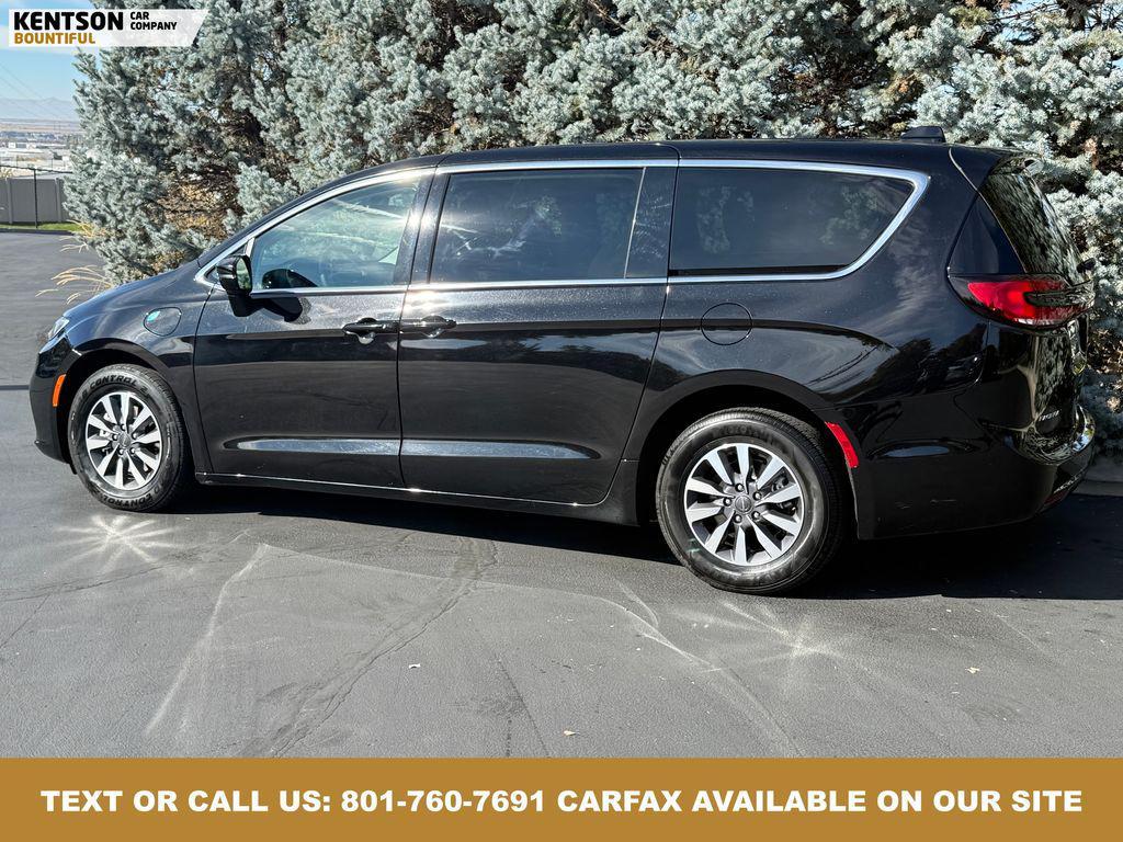 used 2024 Chrysler Pacifica Hybrid car, priced at $26,450