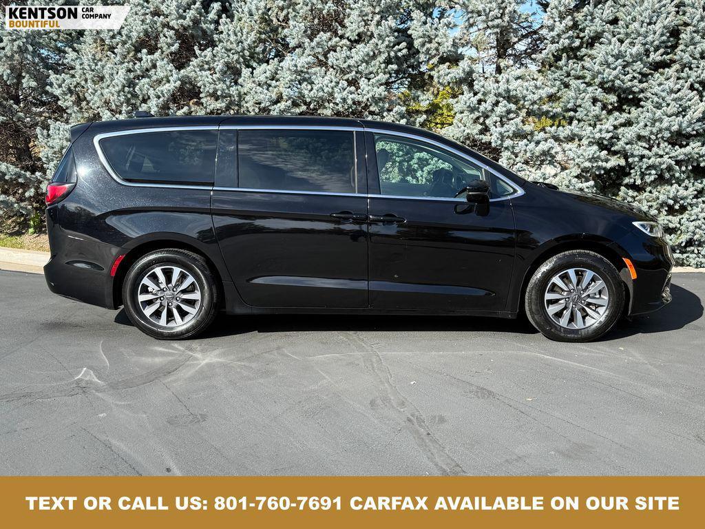 used 2024 Chrysler Pacifica Hybrid car, priced at $26,450