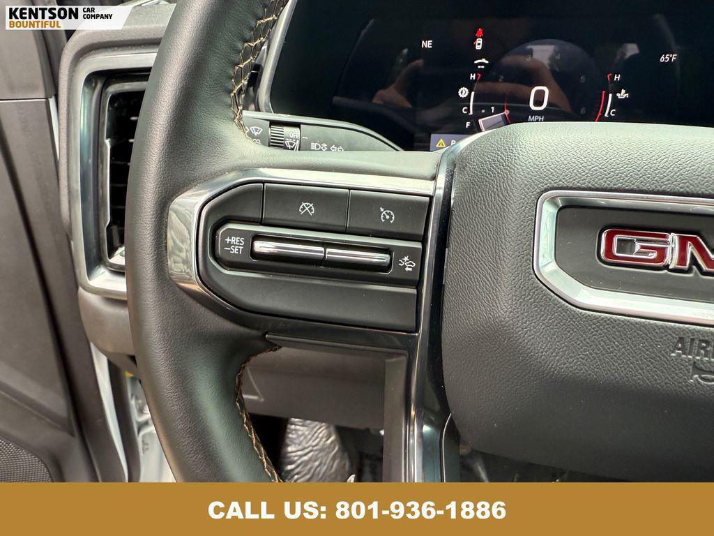 2023 Summit White GMC Canyon