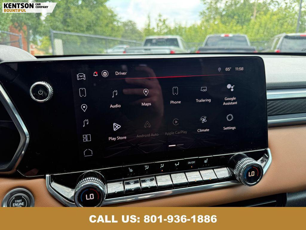 2023 Summit White GMC Canyon