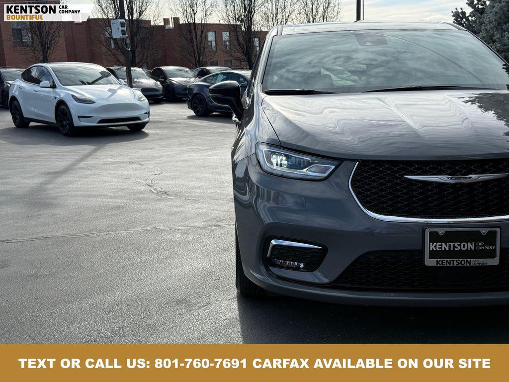 used 2025 Chrysler Pacifica car, priced at $30,350
