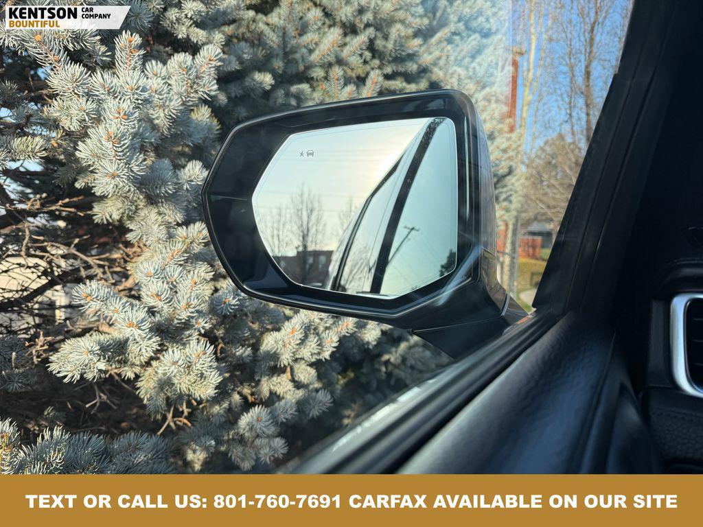 used 2022 GMC Yukon XL car, priced at $44,950