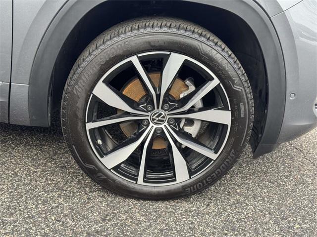 used 2024 Volkswagen Atlas car, priced at $38,407