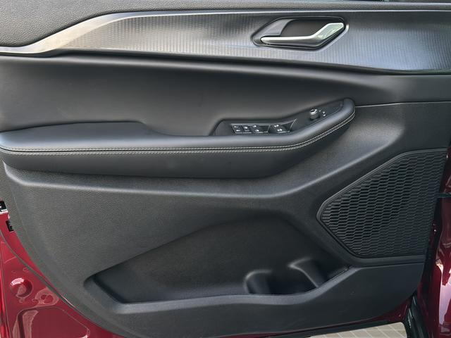 new 2025 Jeep Grand Cherokee car, priced at $39,625