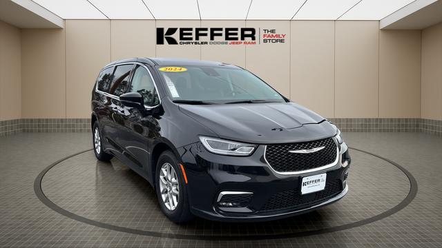 used 2024 Chrysler Pacifica car, priced at $25,900