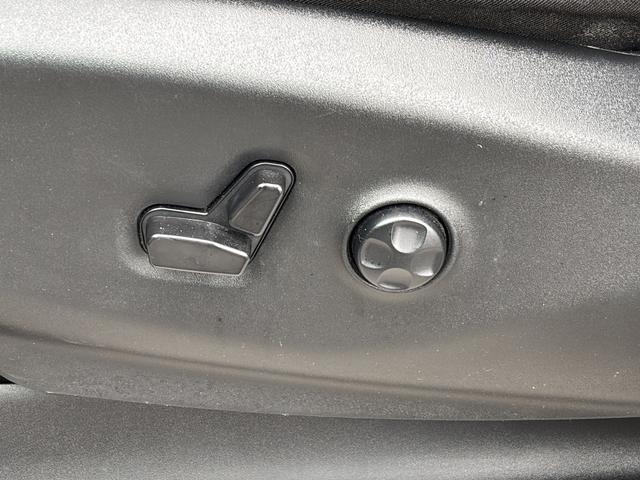 used 2024 Chrysler Pacifica car, priced at $25,900