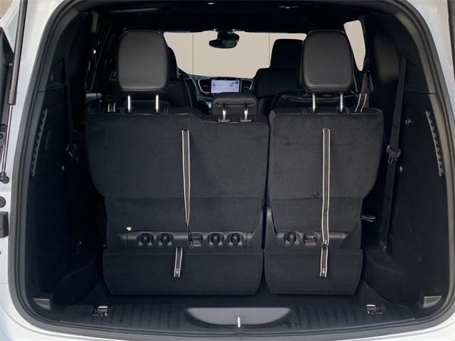 new 2026 Chrysler Pacifica car, priced at $39,665