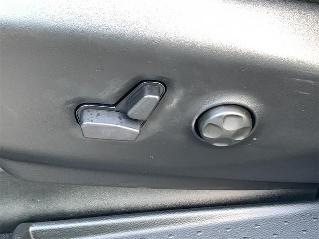 new 2026 Chrysler Pacifica car, priced at $39,665