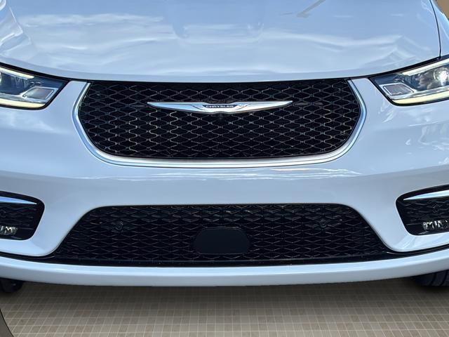 new 2026 Chrysler Pacifica car, priced at $51,165