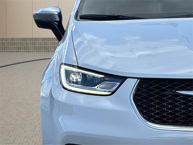 new 2026 Chrysler Pacifica car, priced at $51,165