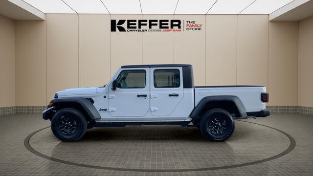 new 2026 Jeep Gladiator car, priced at $43,170