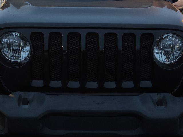used 2021 Jeep Wrangler Unlimited car, priced at $26,194