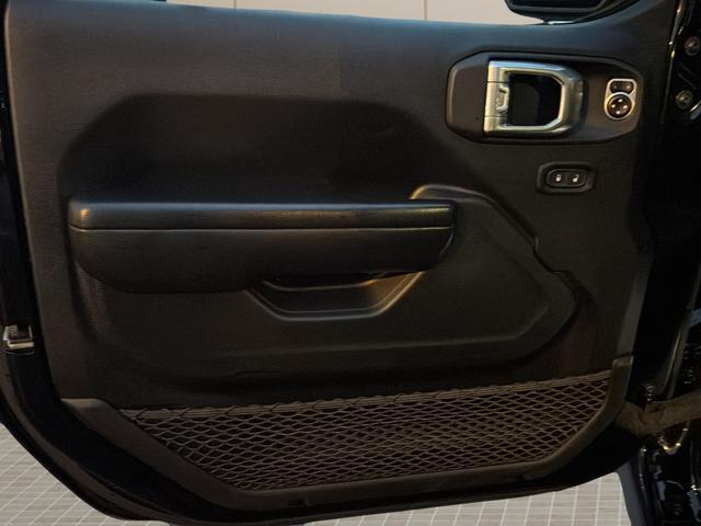 used 2021 Jeep Wrangler Unlimited car, priced at $26,194