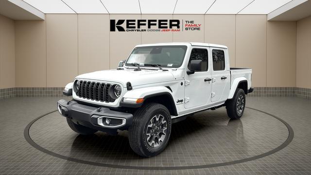 new 2026 Jeep Gladiator car, priced at $47,570