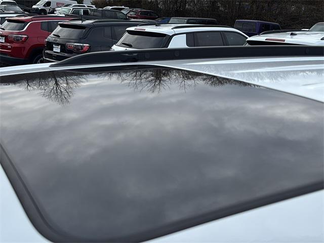 used 2025 Jeep Grand Cherokee car, priced at $31,991