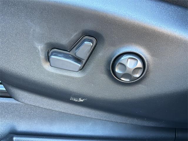 new 2026 Chrysler Pacifica car, priced at $40,645