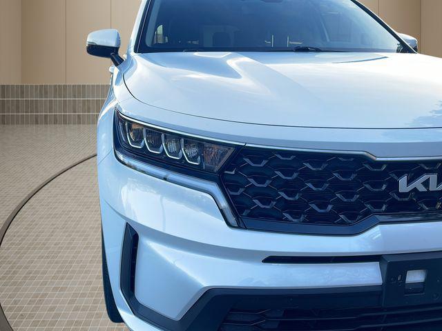used 2022 Kia Sorento Hybrid car, priced at $21,400